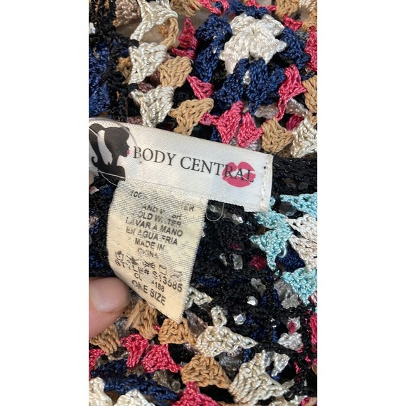 Body Central Unique Boho Crocheted Shawl One Size - Picture 7 of 7